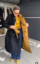 Load image into Gallery viewer, M.A Dainty - Tanya Coat (Navy/Cream) Reversible