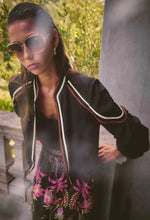 Load image into Gallery viewer, Once Was - Arabella reversible VISCOSE JACKET IN ANTHOS LÓTOS/BLACK

