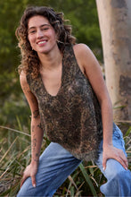 Load image into Gallery viewer, Circular by M.A.Dainty - Belle Top
