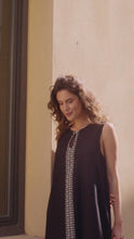 Load image into Gallery viewer, Peruzzi - Long Linen Dress (Black)
